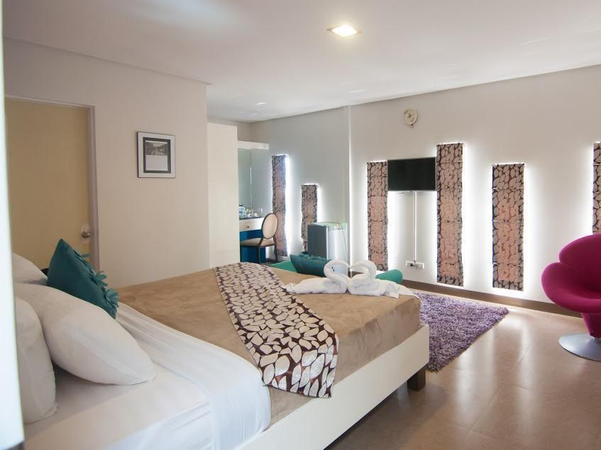 Avenue One Hotel Upper Digos 外观 照片
